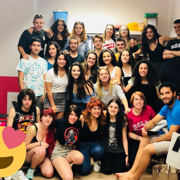 HOY NOS HA VISITADO BLANCA, PARA HABLAR SOBRE COMUNICACIÓN NO VERBAL Y LENGUA DE SIGNOS. HOY NOS HA VISITADO BLANCA, PARA HABLAR SOBRE COMUNICACIÓN NO VERBAL Y LENGUA DE SIGNOS.